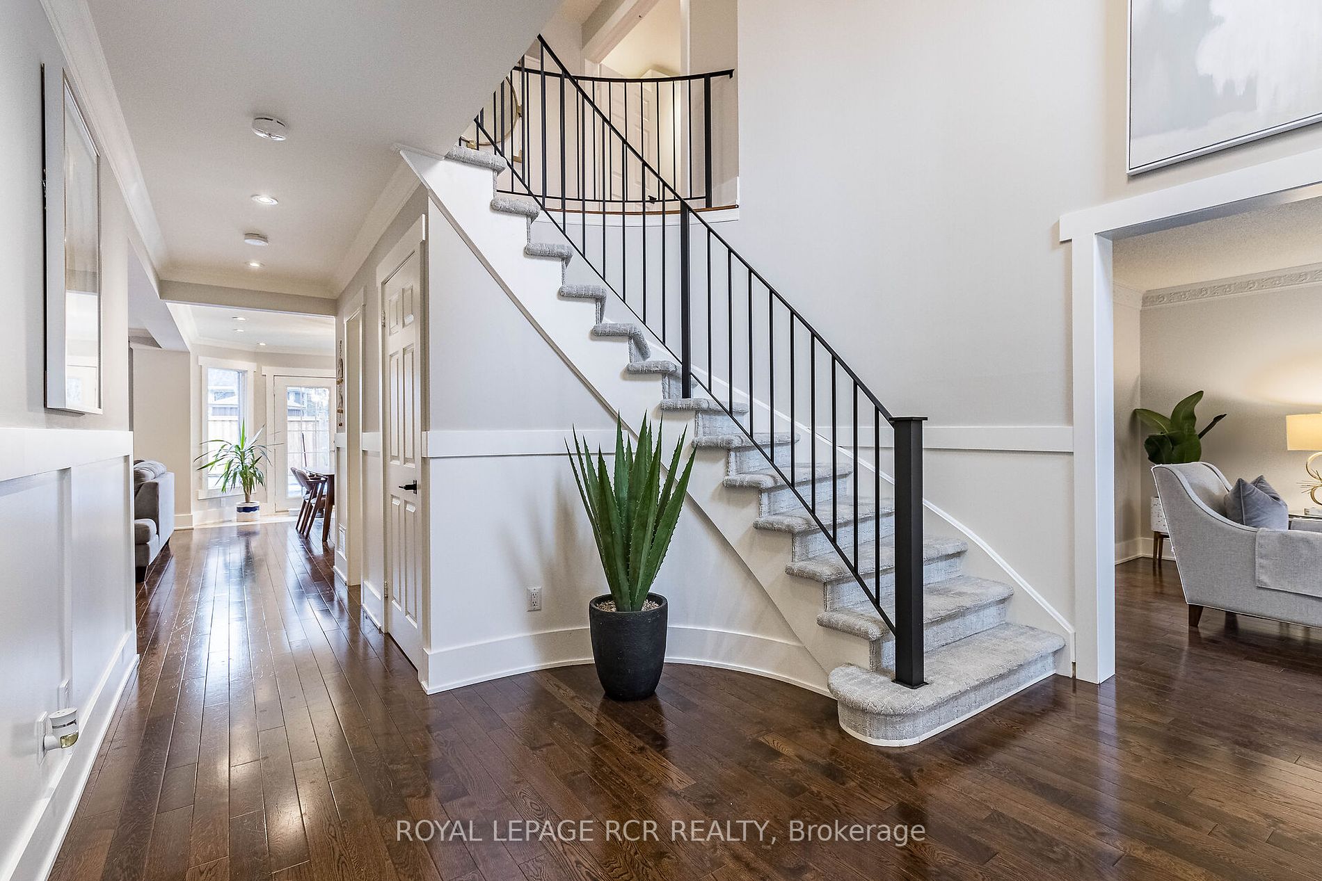 20 Kingsgate Pl
