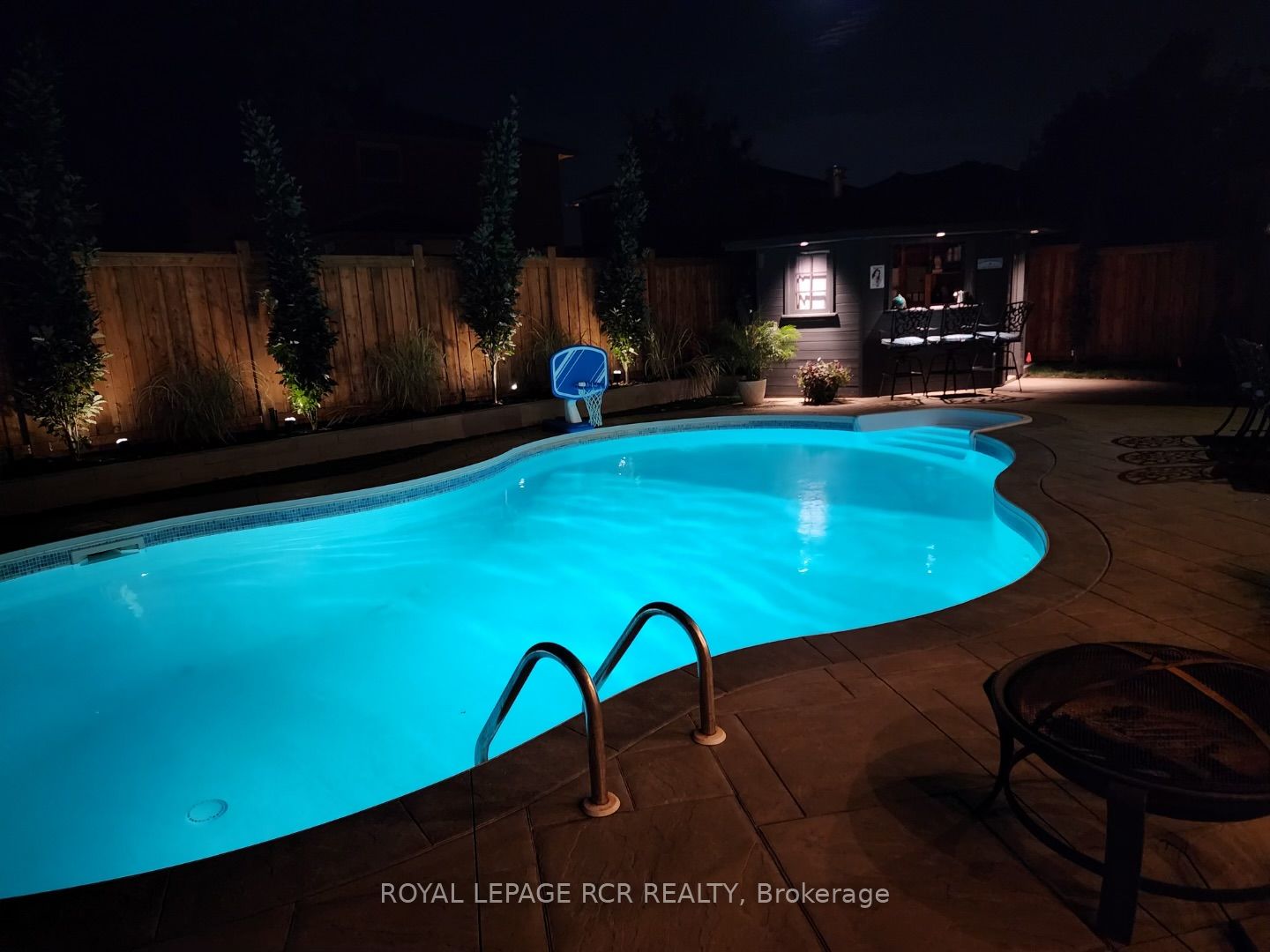 20 Kingsgate Pl