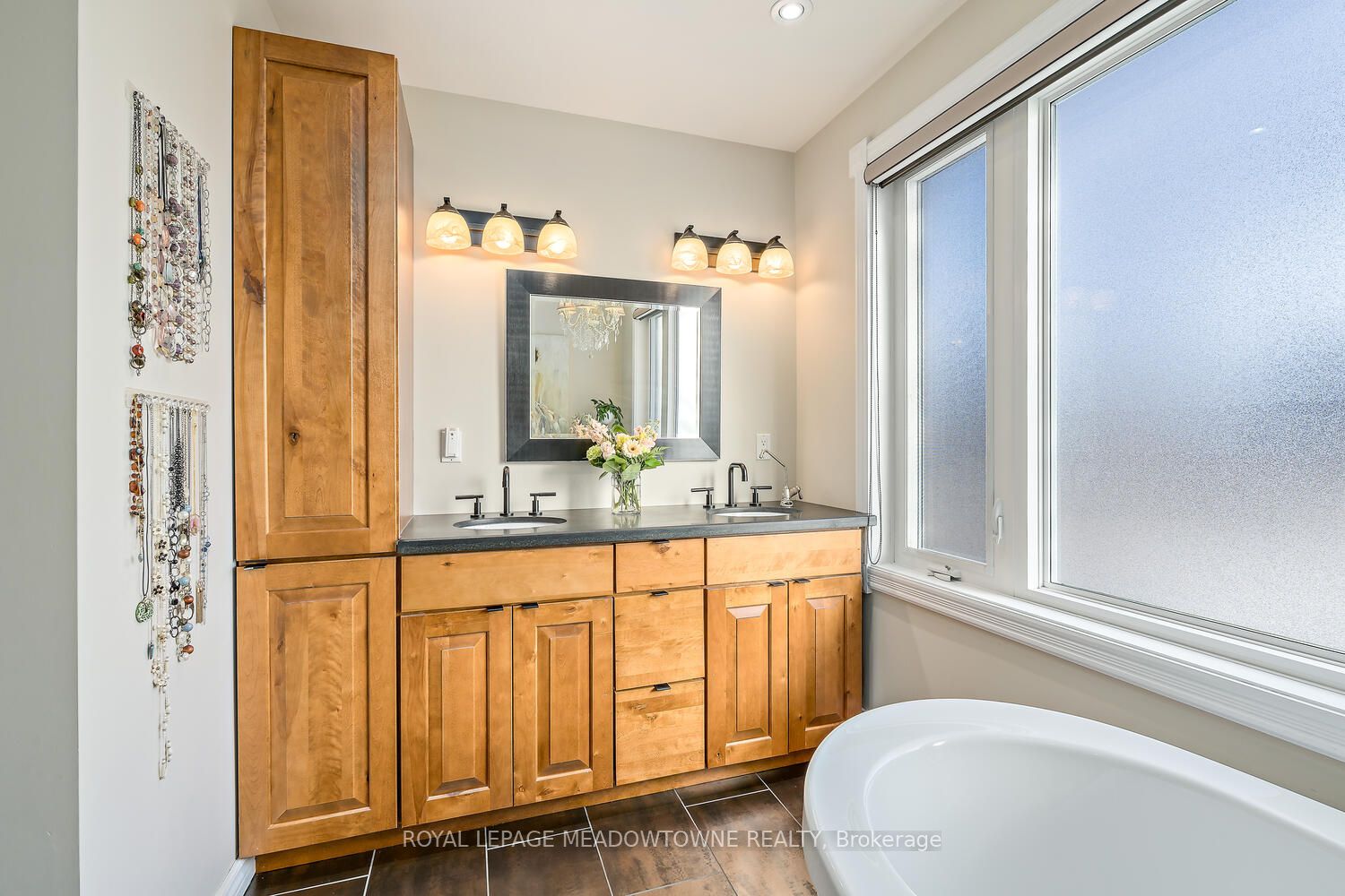 73 Guelph St
