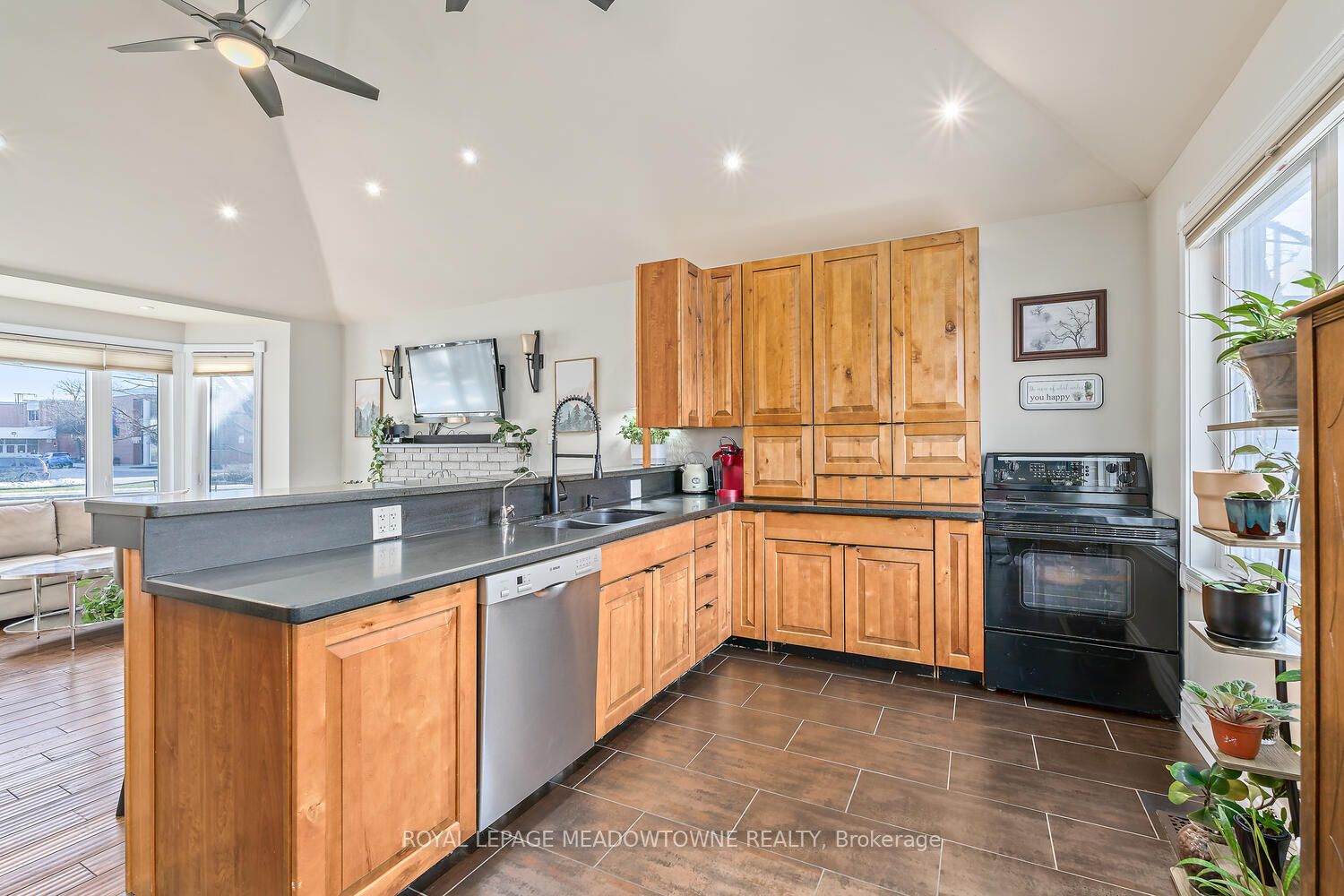 73 Guelph St