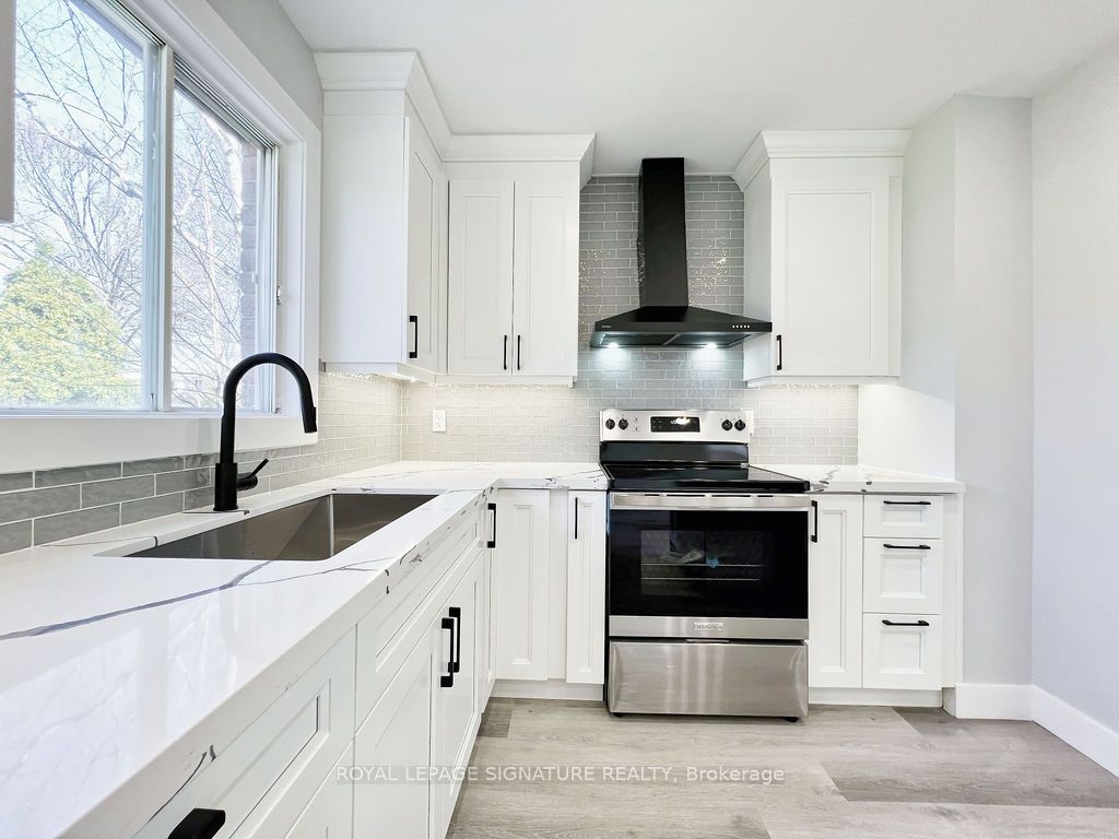 6412 Colebrook Cres