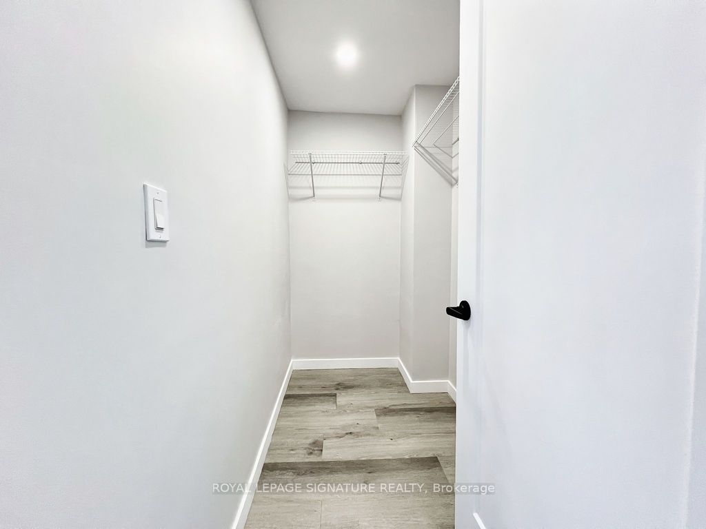 6412 Colebrook Cres