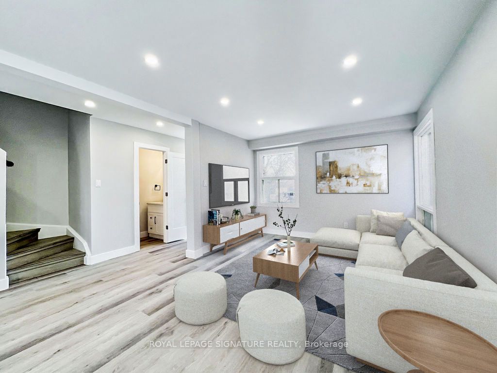 6412 Colebrook Cres