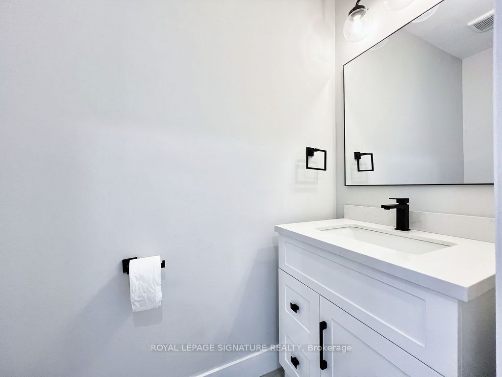 6412 Colebrook Cres