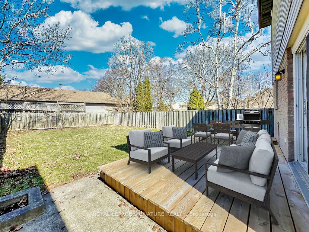 6412 Colebrook Cres