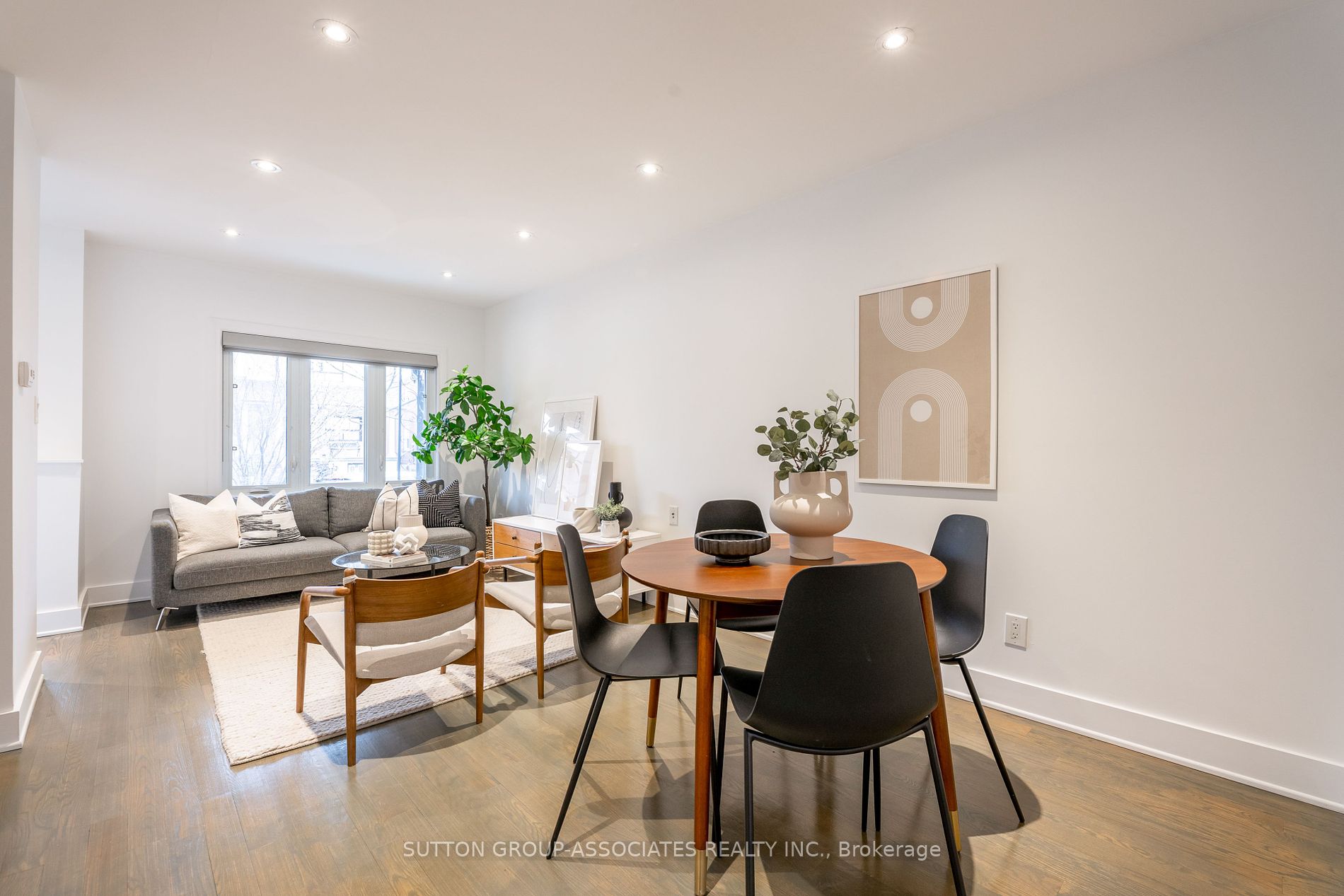142 Earlscourt Ave