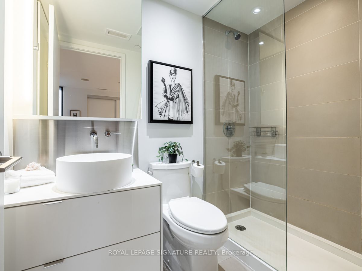383 Sorauren Ave, #604