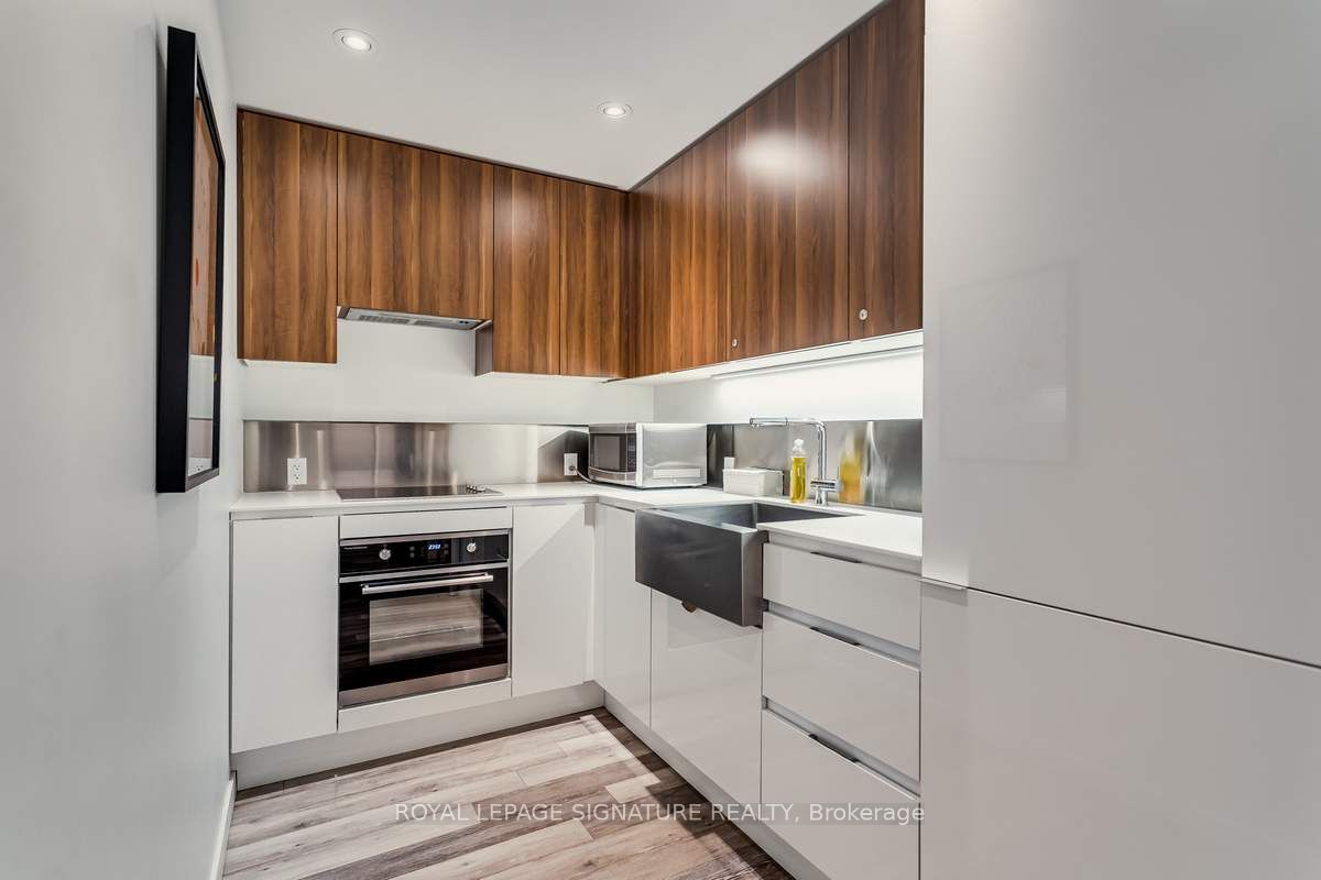 383 Sorauren Ave, #604