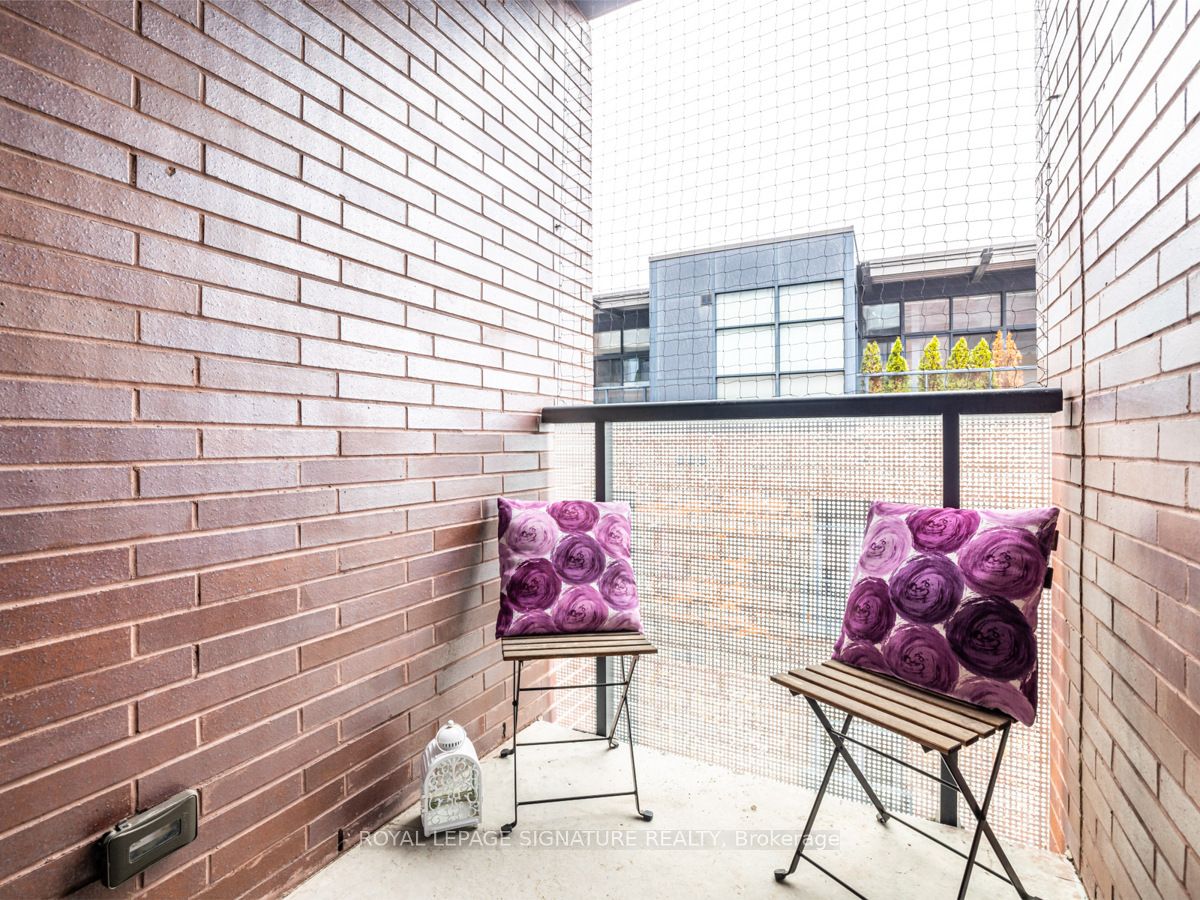 383 Sorauren Ave, #604