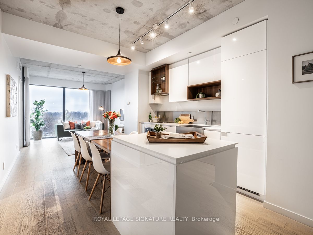 383 Sorauren Ave, #604