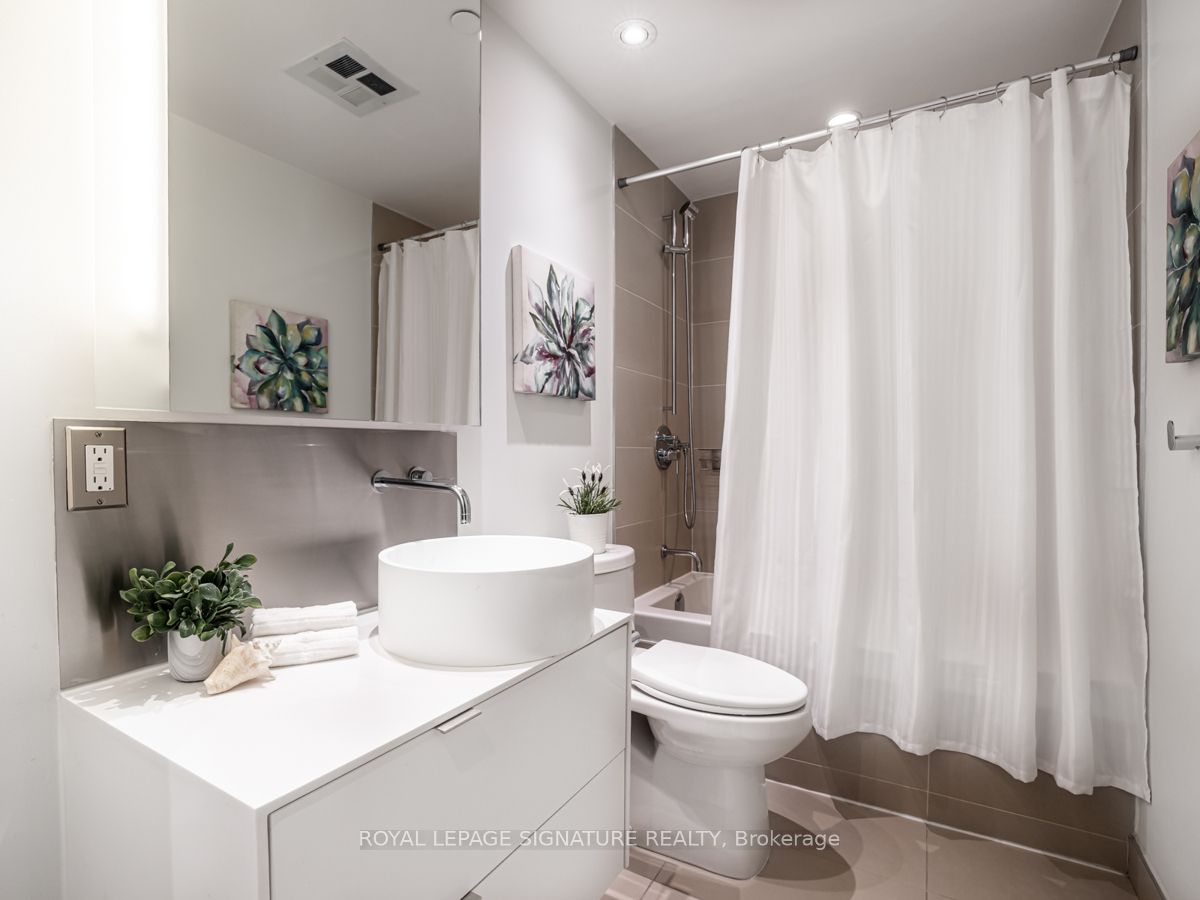 383 Sorauren Ave, #604