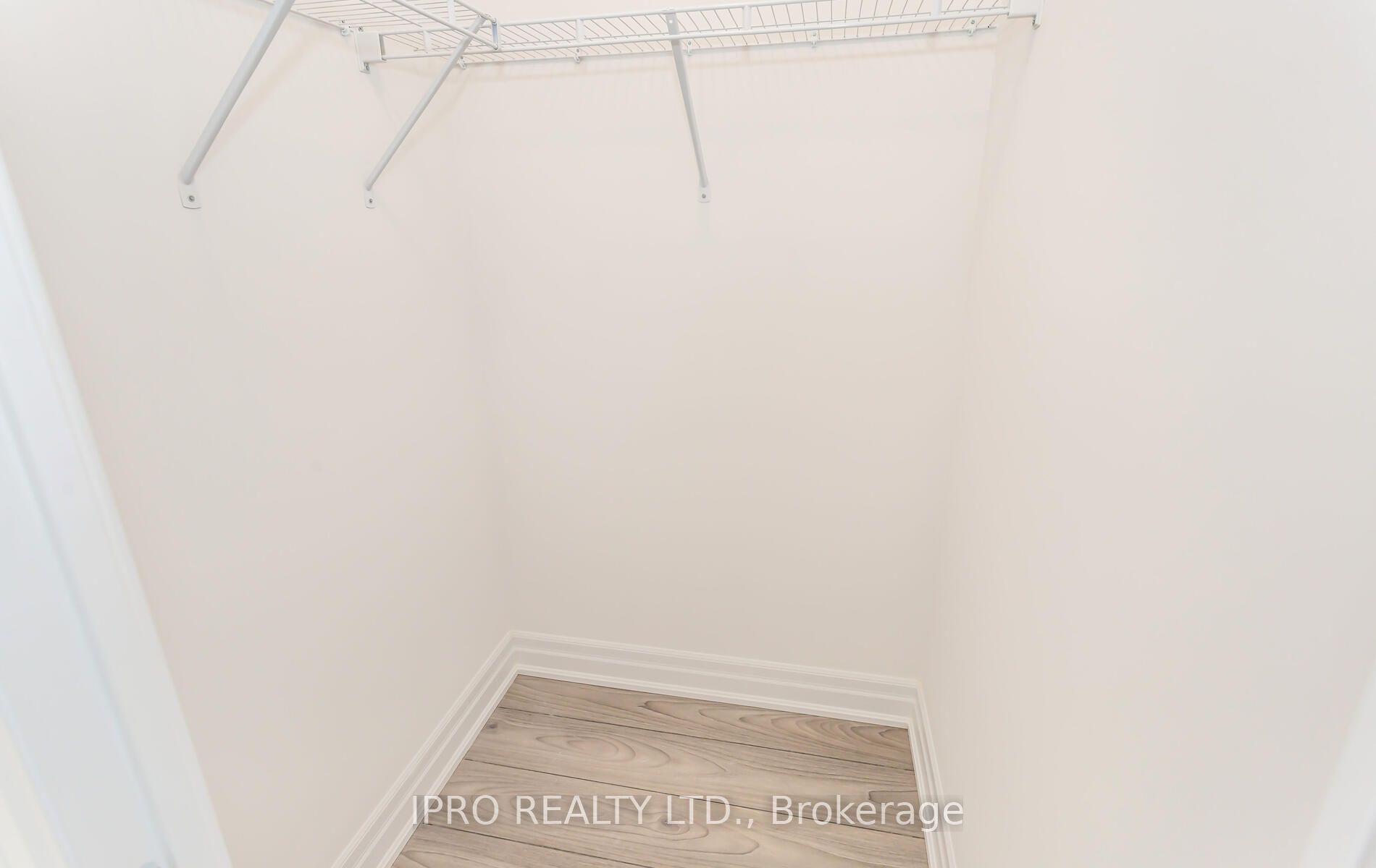 36 Elm Dr W, #1610