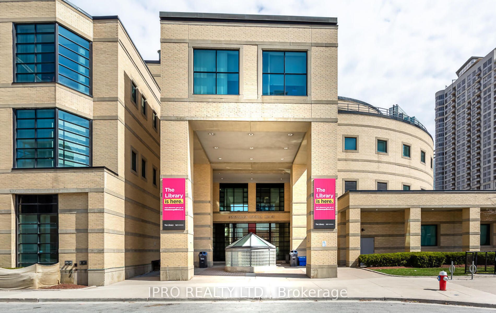 36 Elm Dr W, #1610