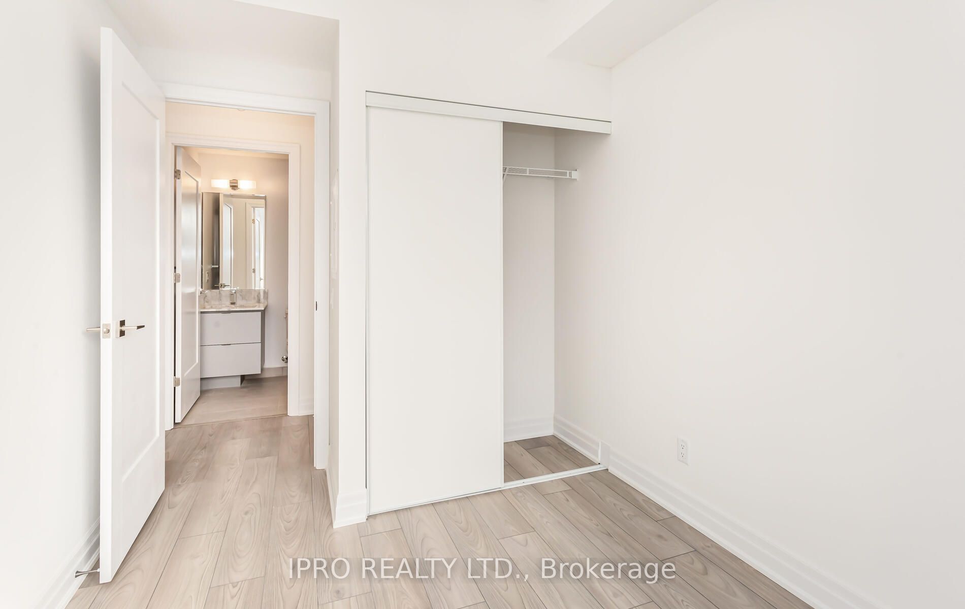 36 Elm Dr W, #1610