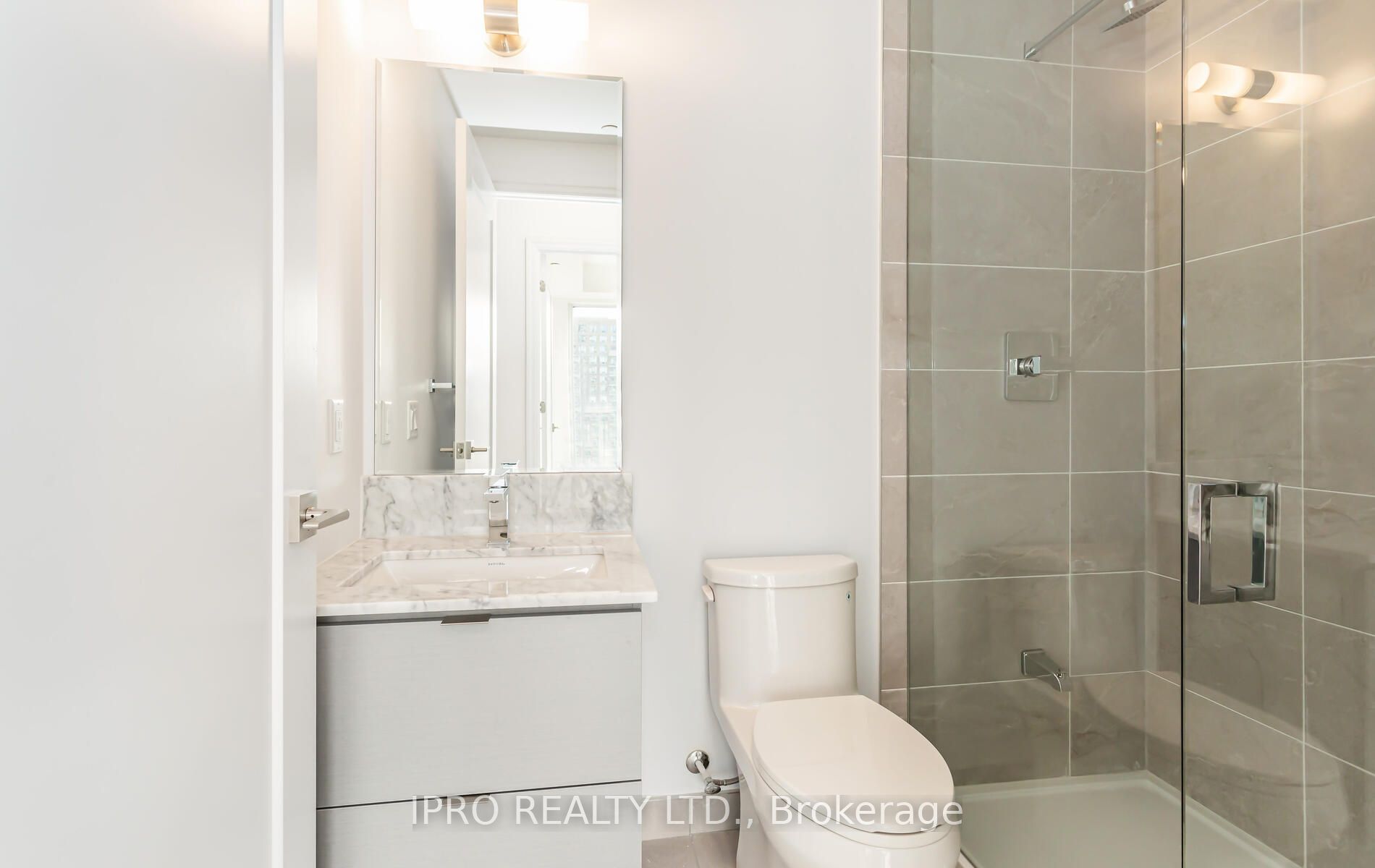 36 Elm Dr W, #1610