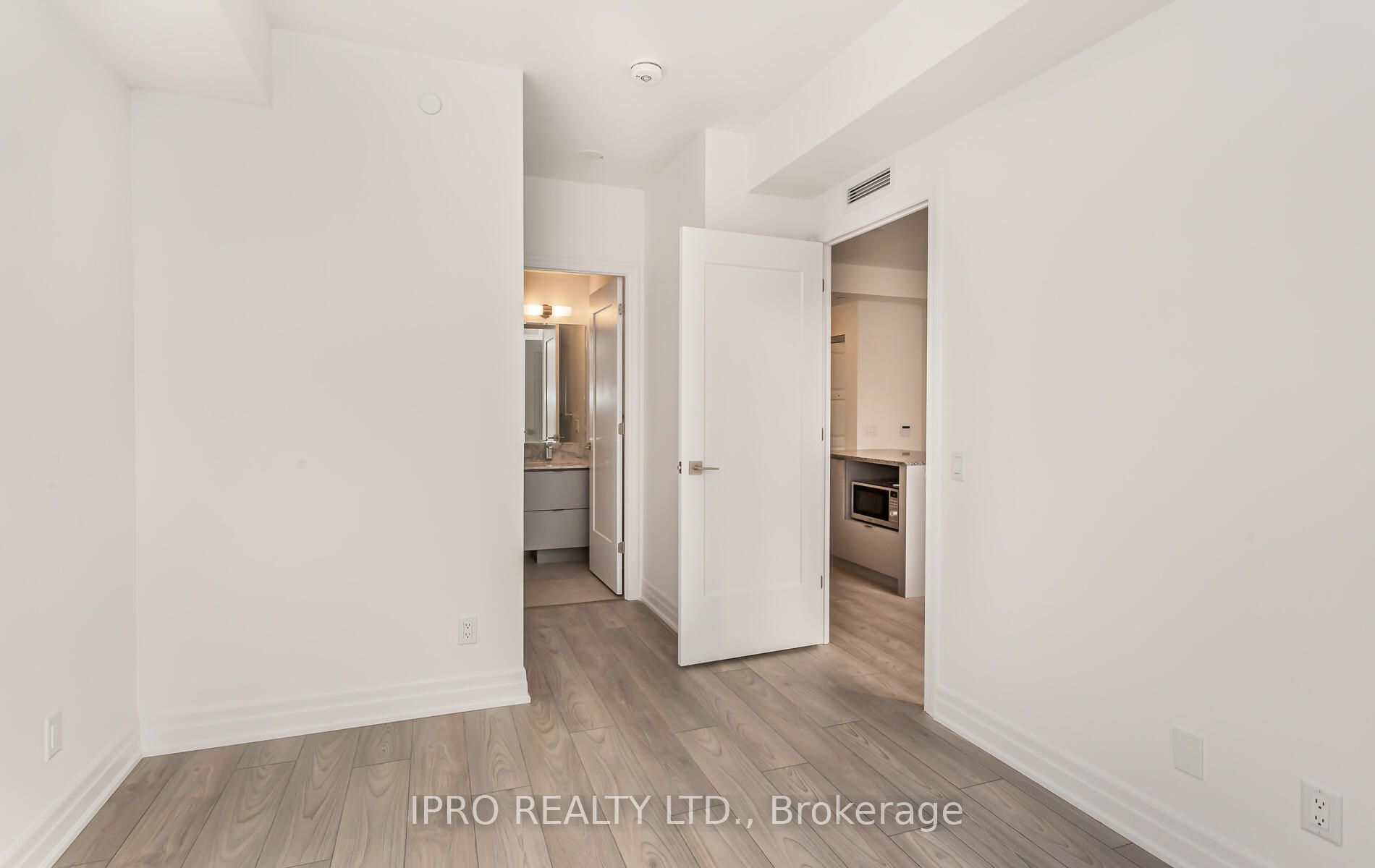 36 Elm Dr W, #1610
