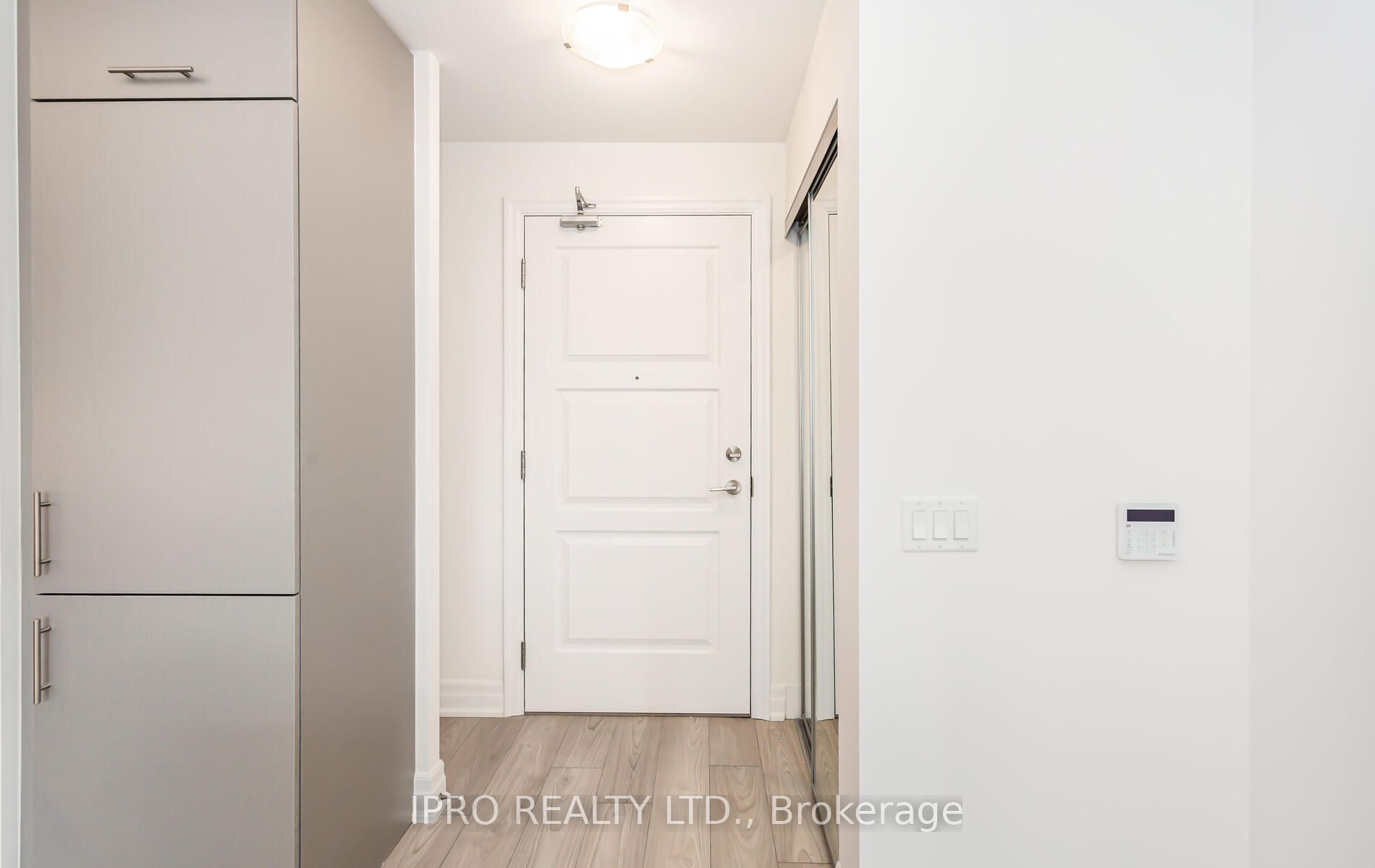 36 Elm Dr W, #1610