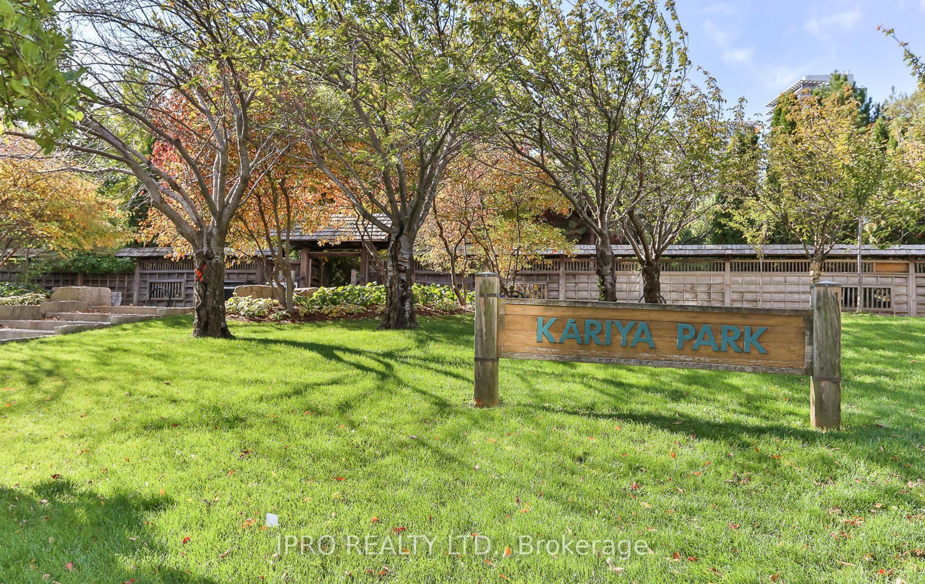 36 Elm Dr W, #1610