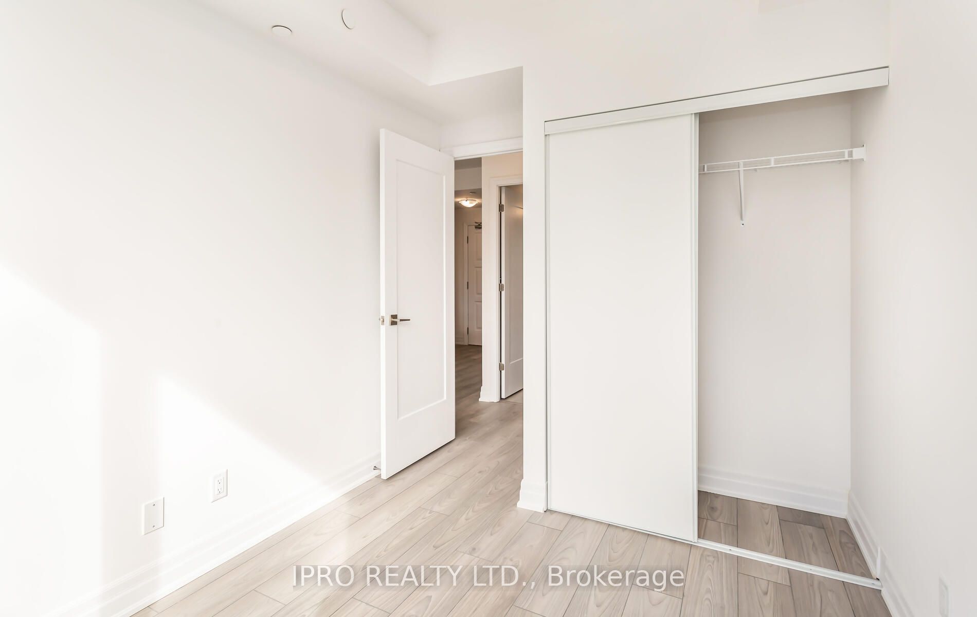 36 Elm Dr W, #1610