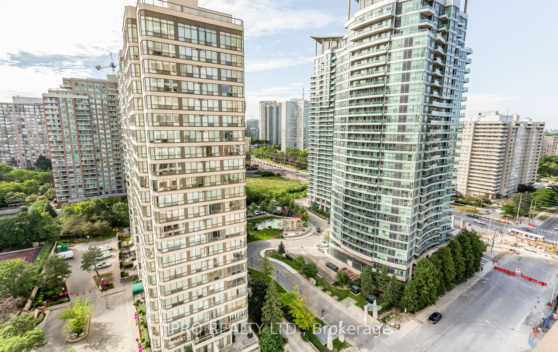 36 Elm Dr W, #1610