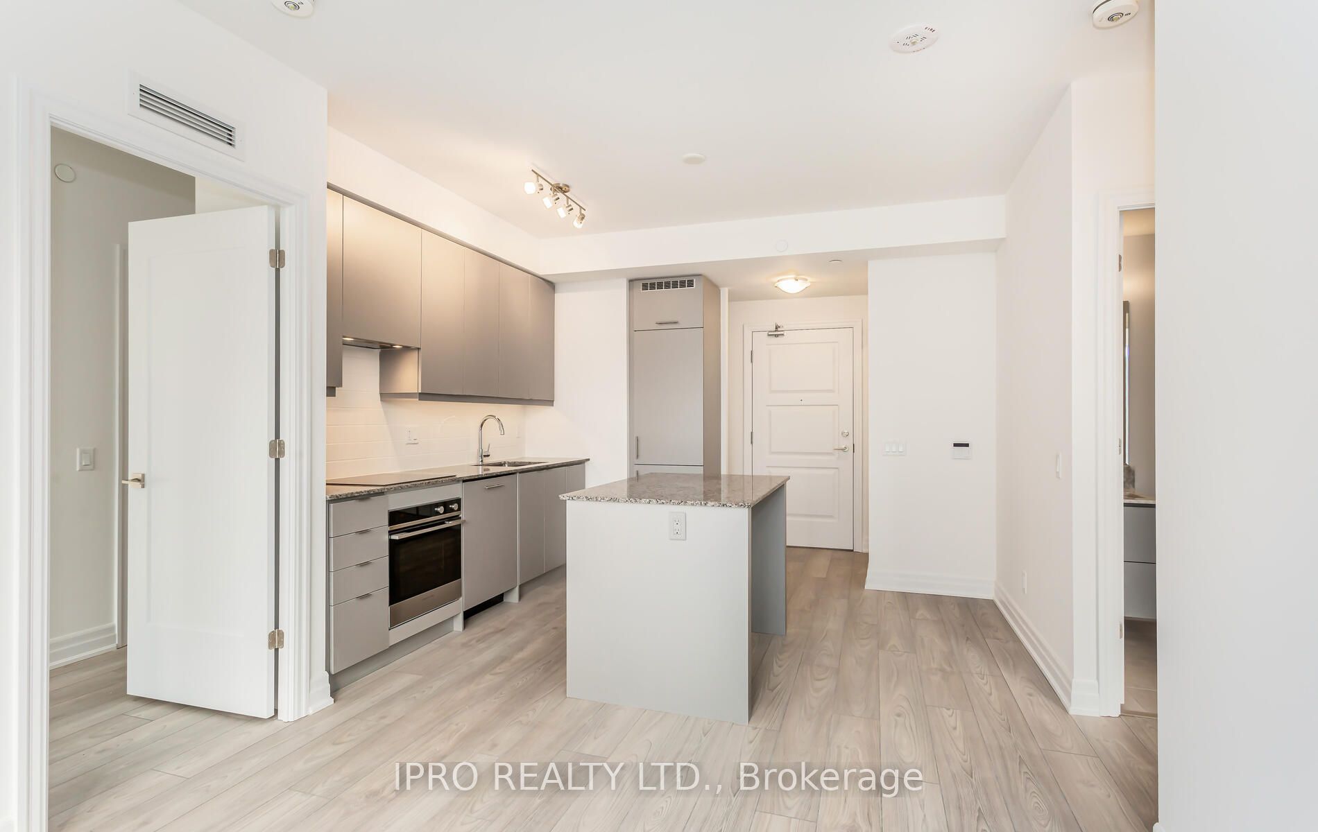 36 Elm Dr W, #1610