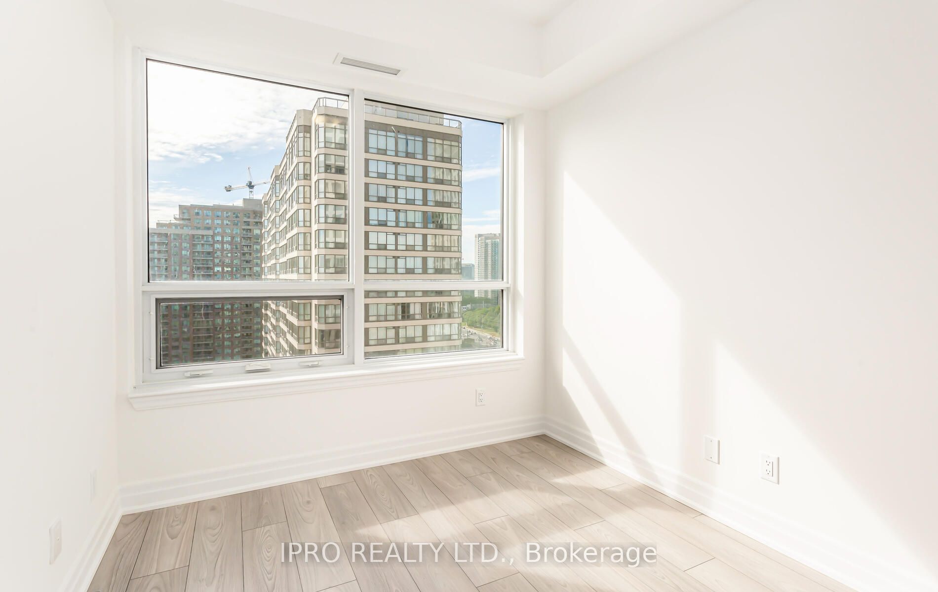 36 Elm Dr W, #1610