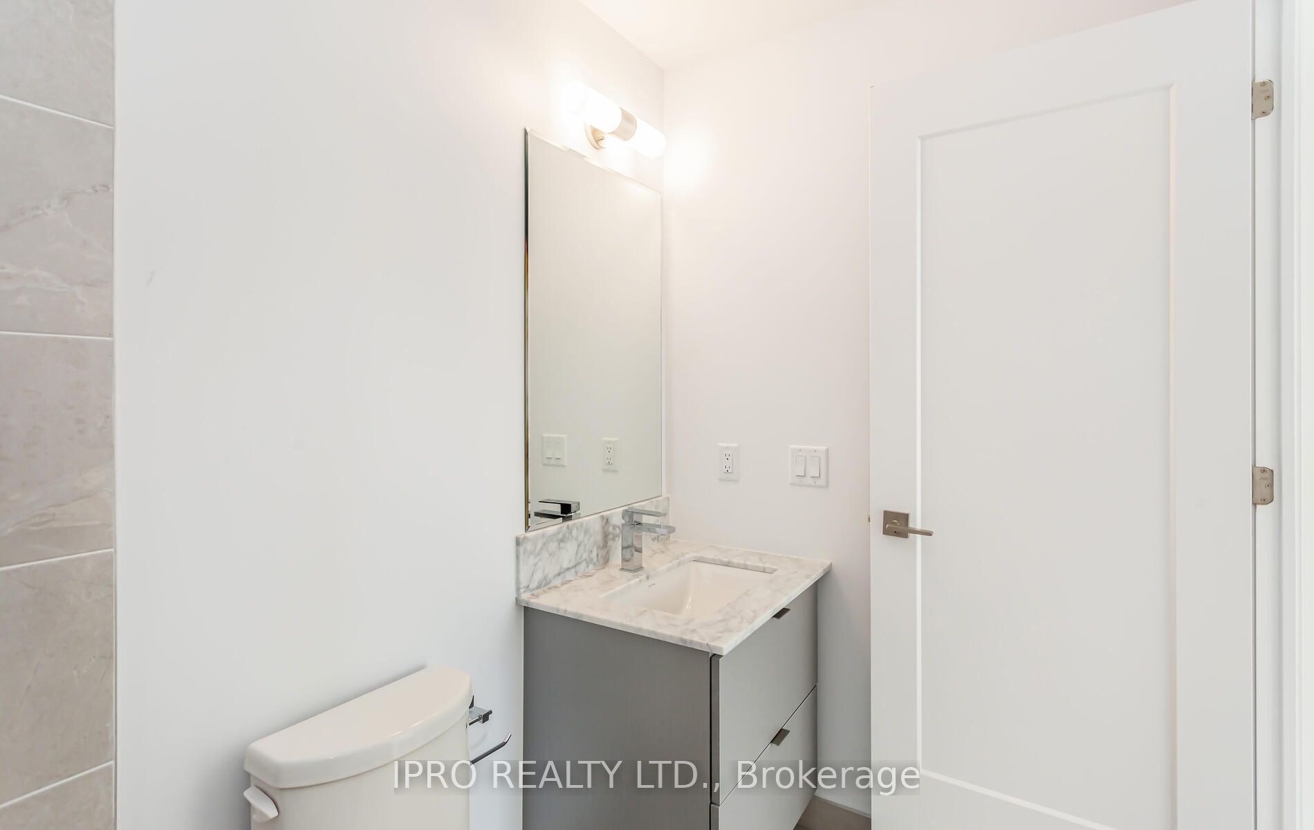 36 Elm Dr W, #1610