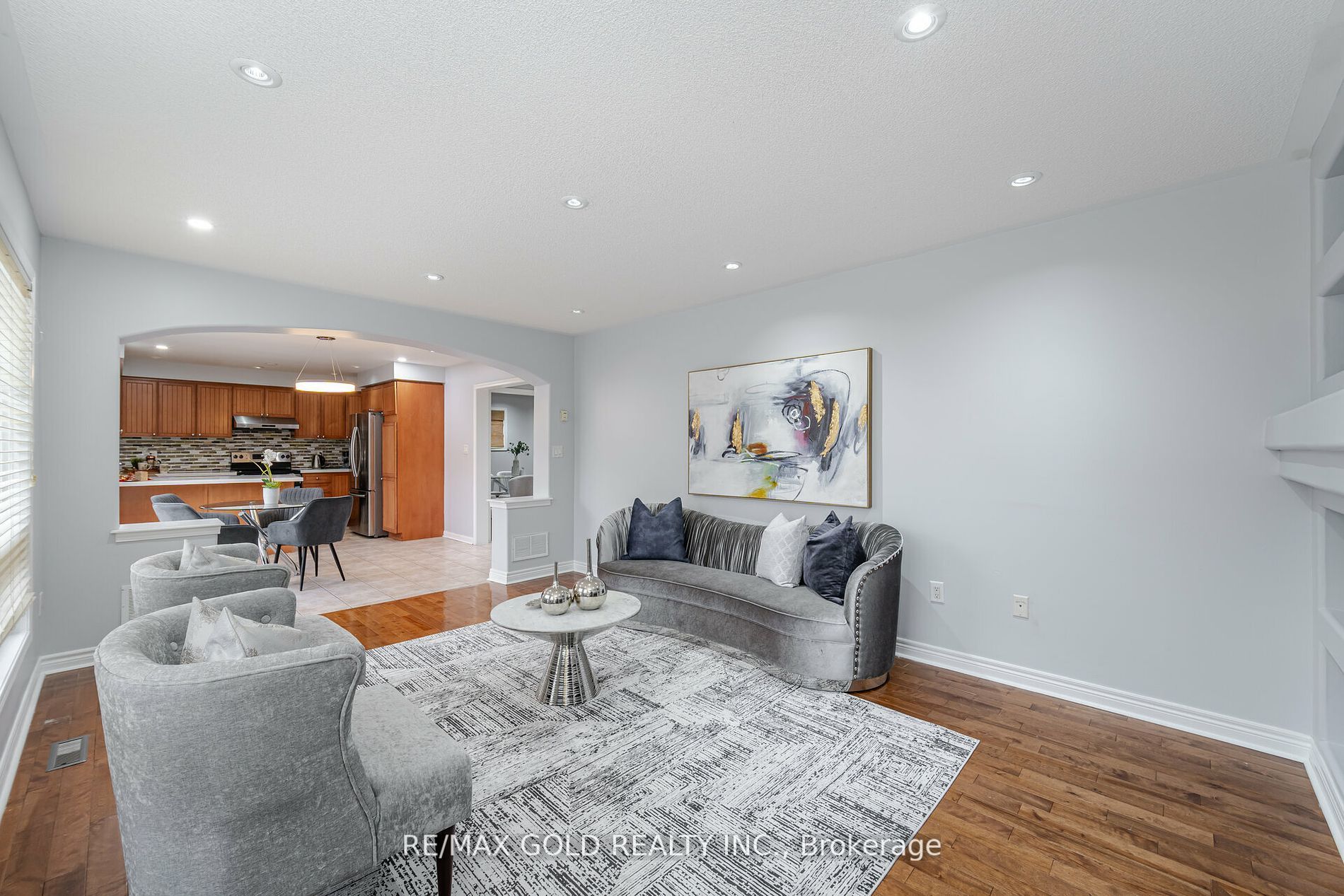 6 Mistybrook Crescent