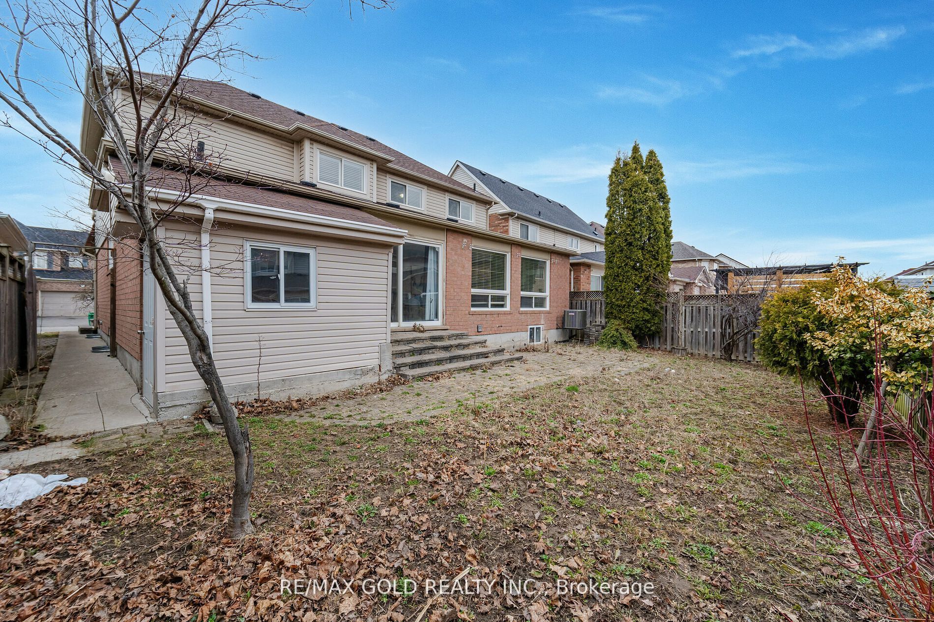 6 Mistybrook Crescent