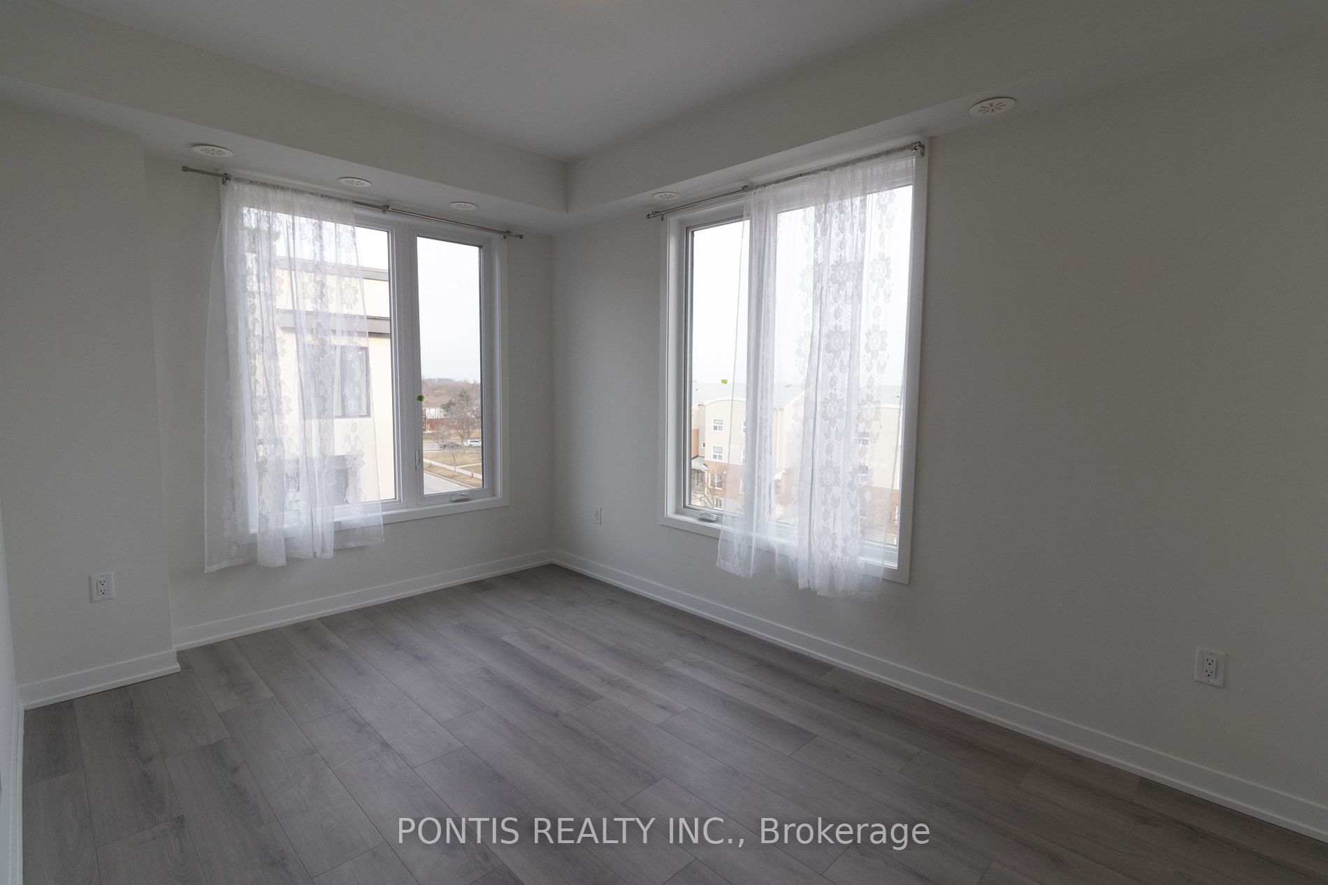 3556 Colonial Dr, #16