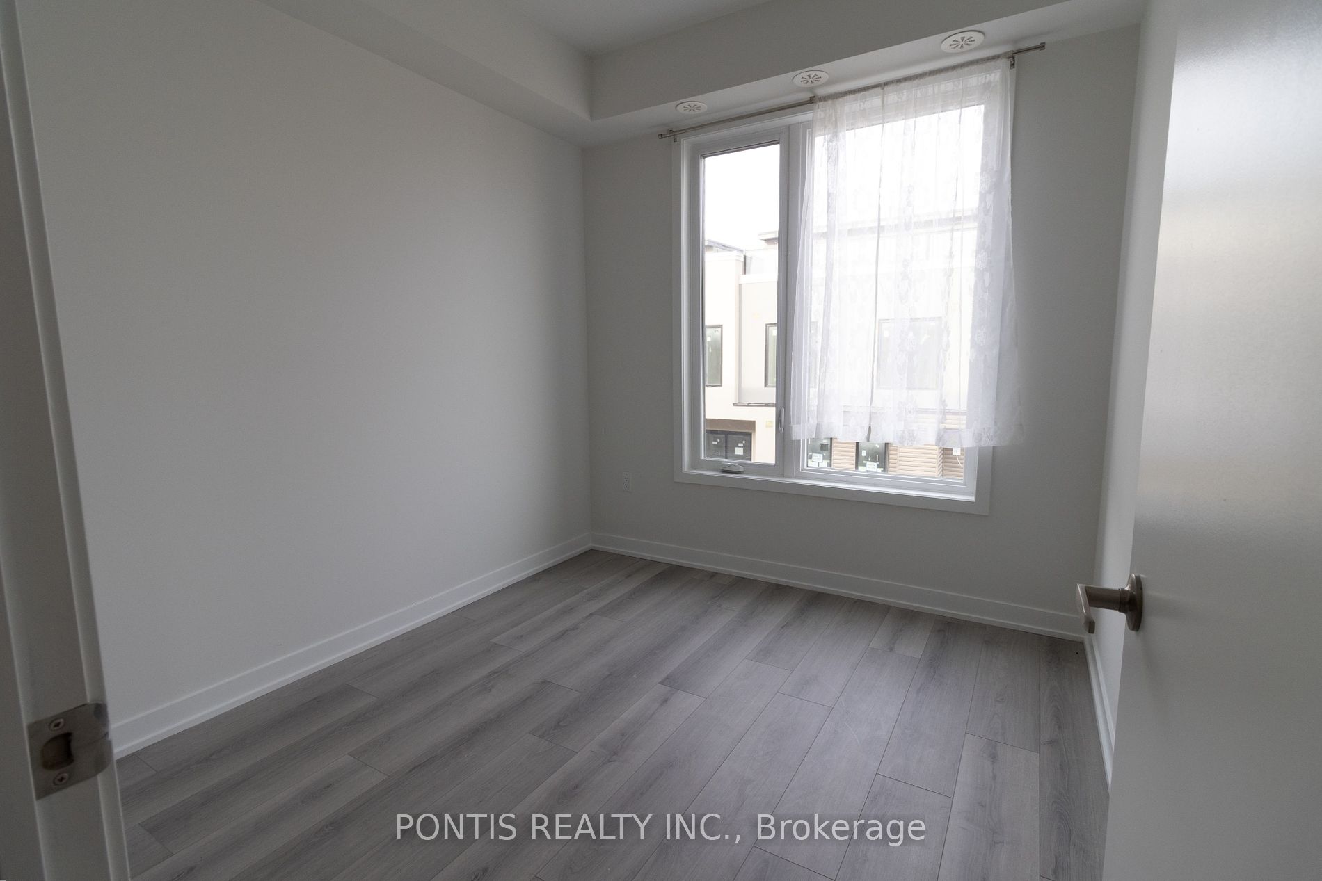 3556 Colonial Dr, #16