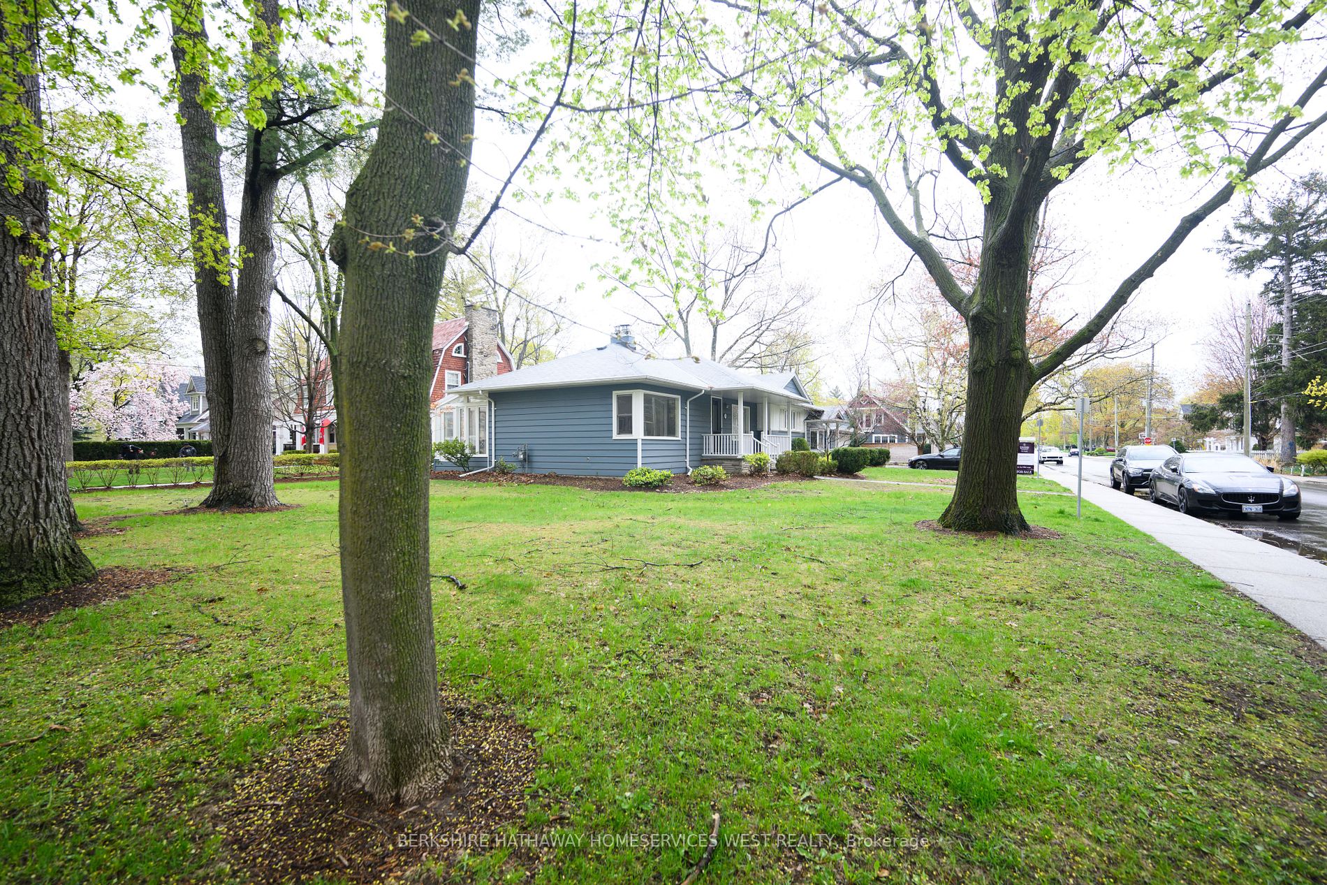 374 Spruce St