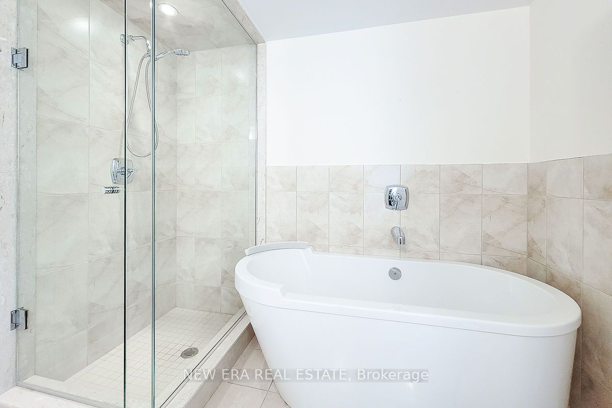 11 Bronte Rd, #323