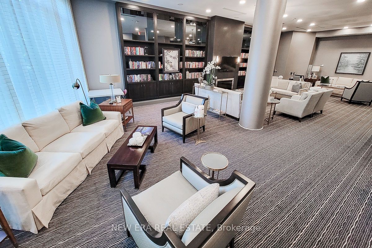11 Bronte Rd, #323