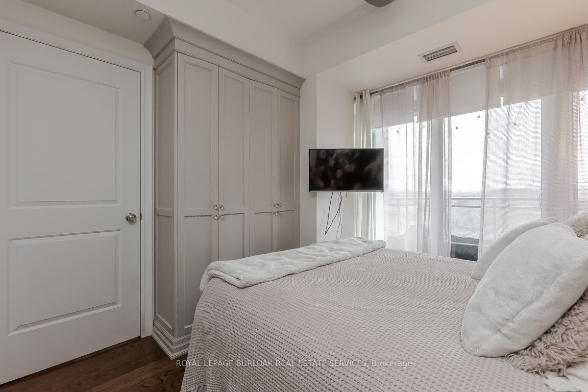 3500 Lakeshore Road W #711