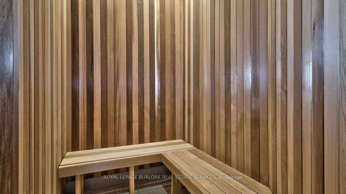 3500 Lakeshore Road W #711