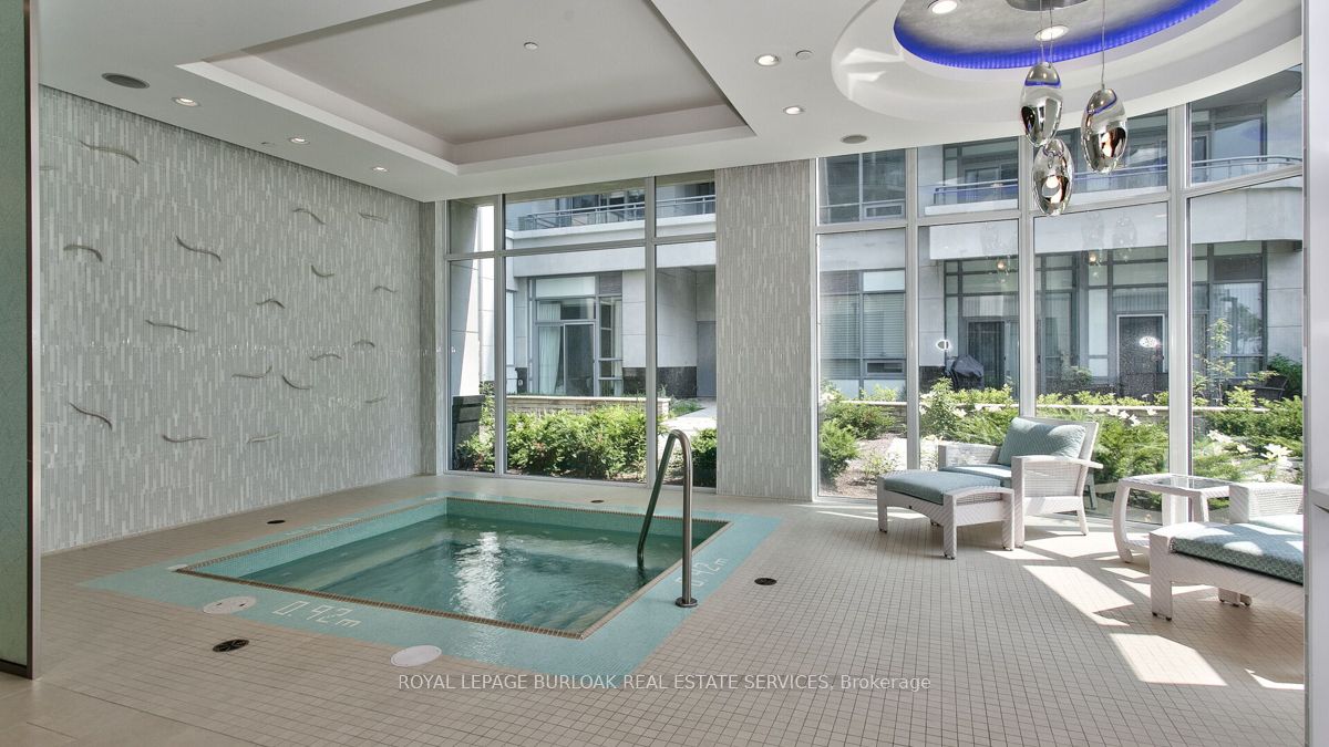 3500 Lakeshore Road W #711