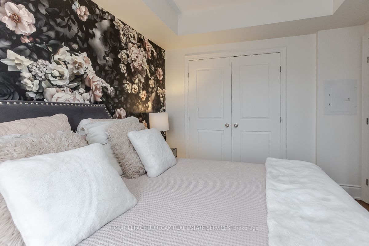 3500 Lakeshore Road W #711