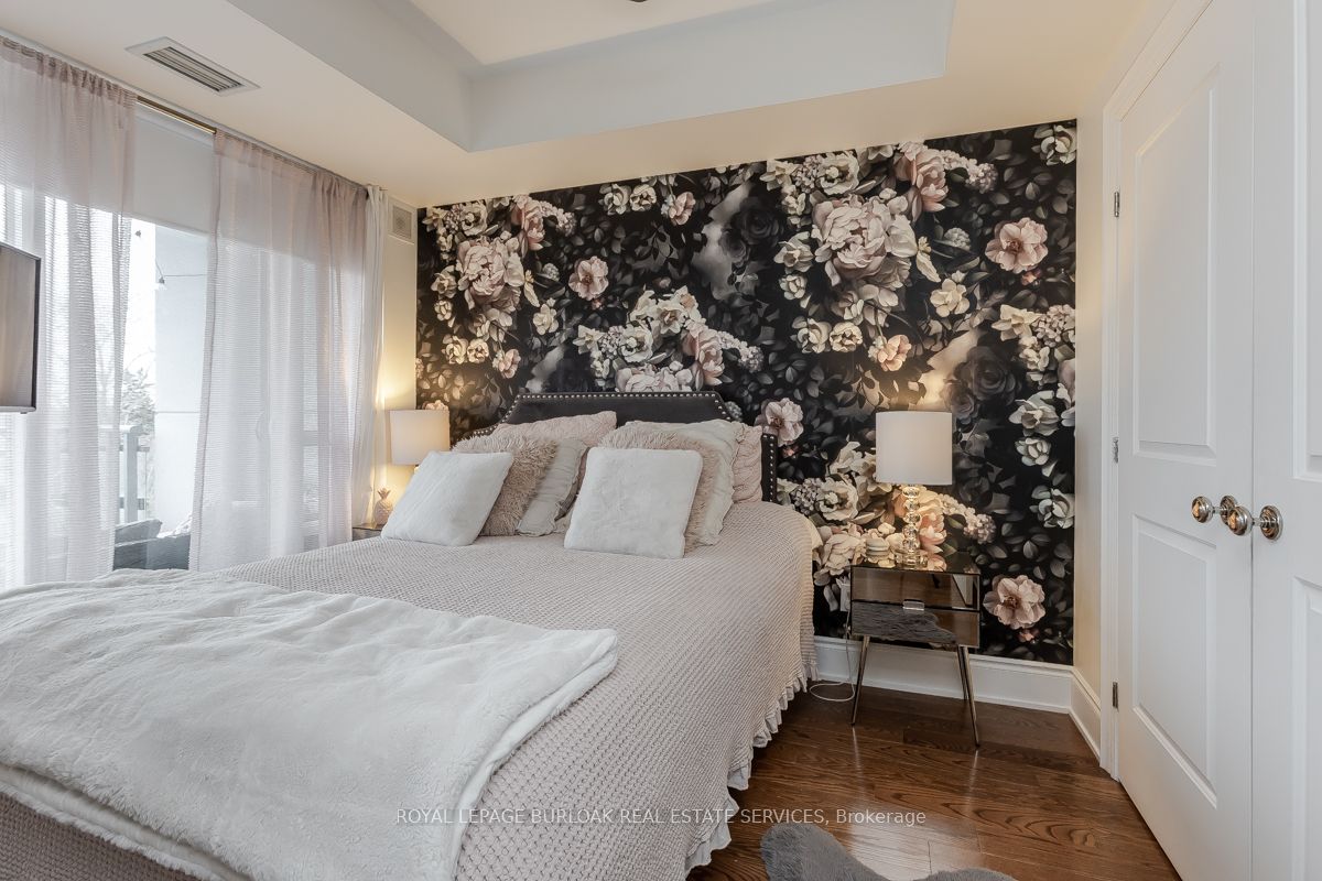 3500 Lakeshore Road W #711