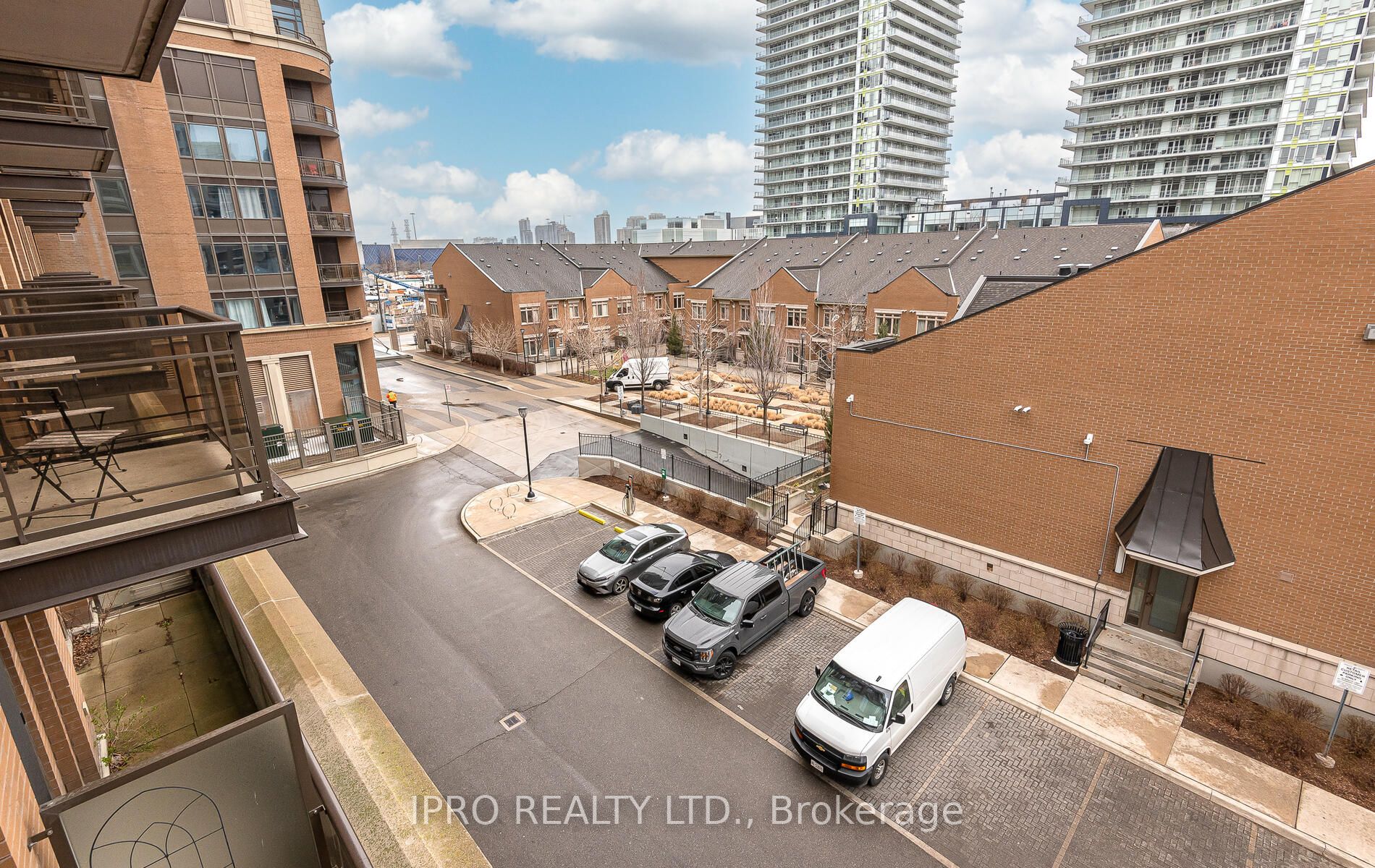 385 Prince Of Wales Dr, #412