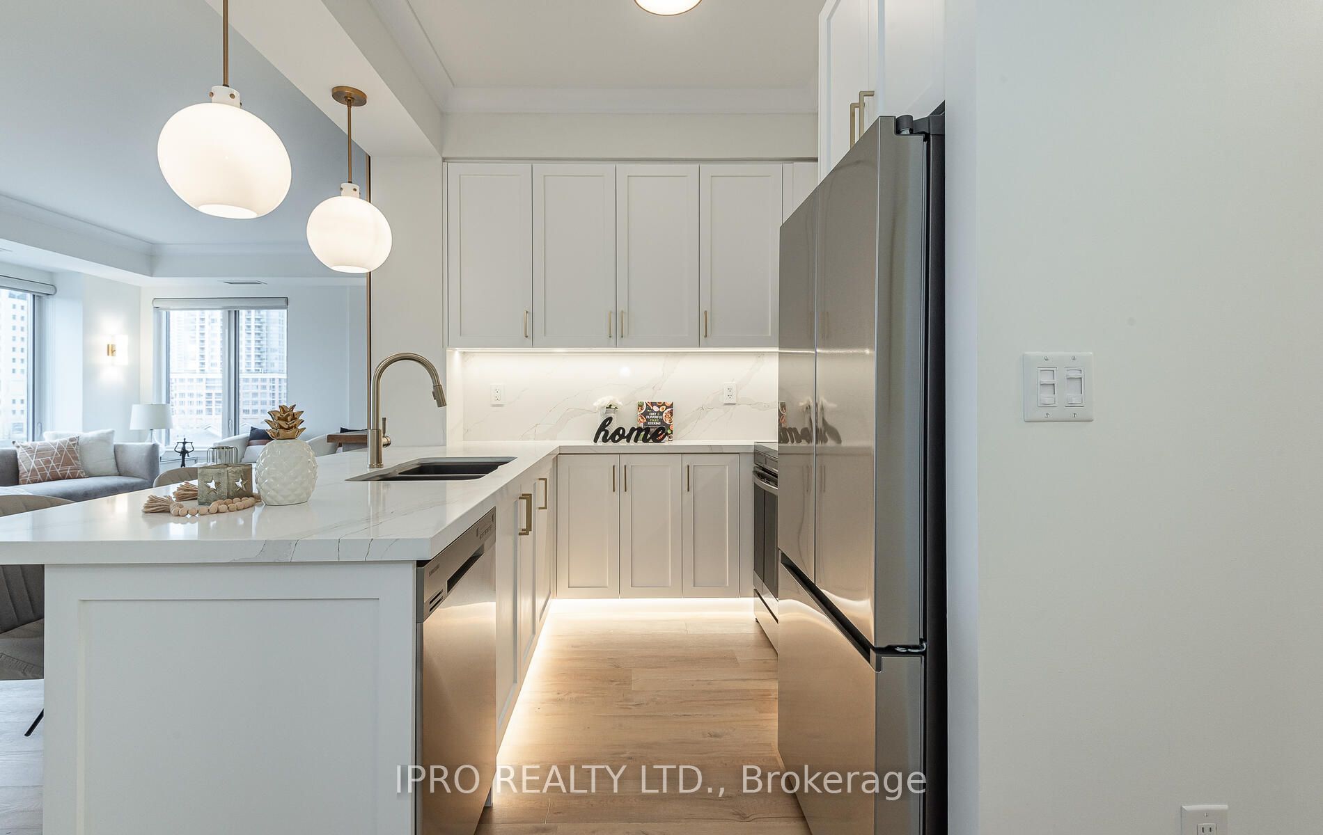 385 Prince Of Wales Dr, #412