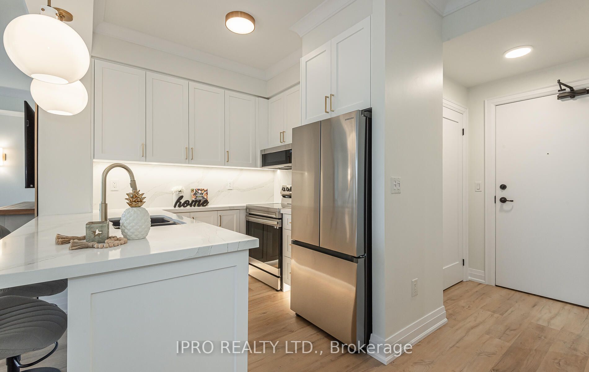 385 Prince Of Wales Dr, #412
