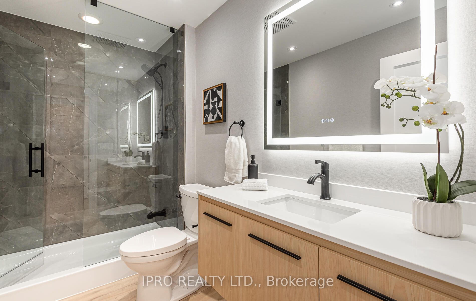 385 Prince Of Wales Dr, #412
