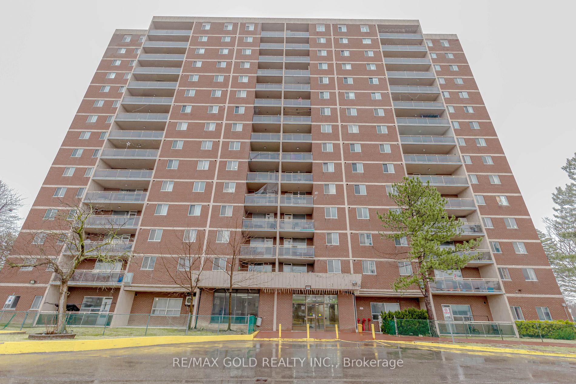 49 Silverstone Dr, #103