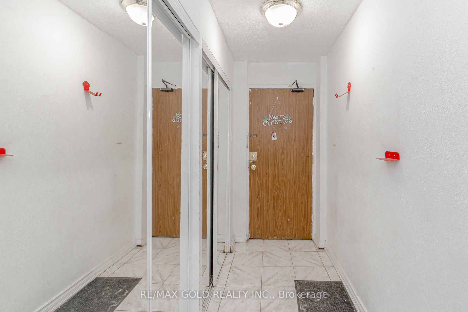 49 Silverstone Dr, #103