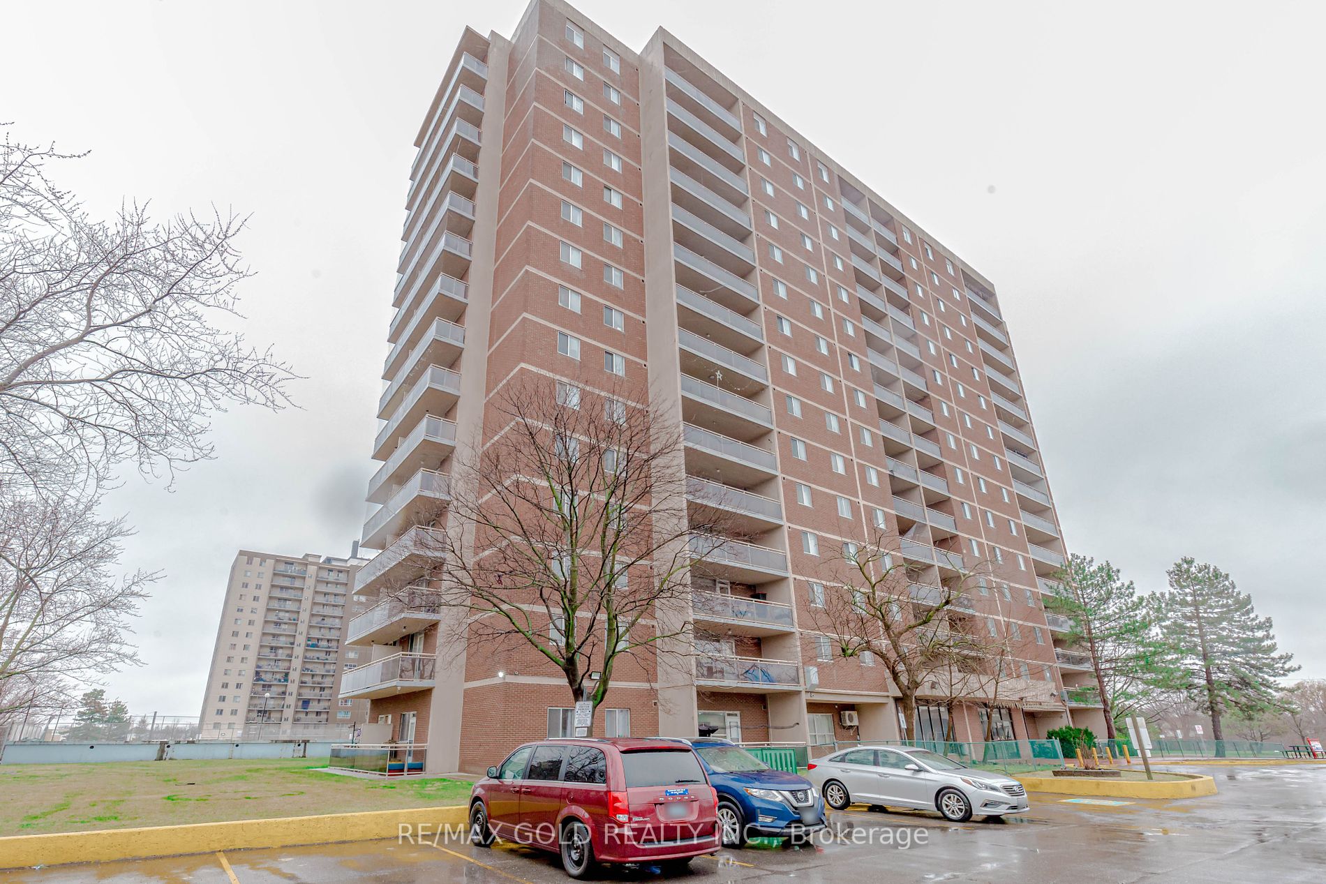 49 Silverstone Dr, #103