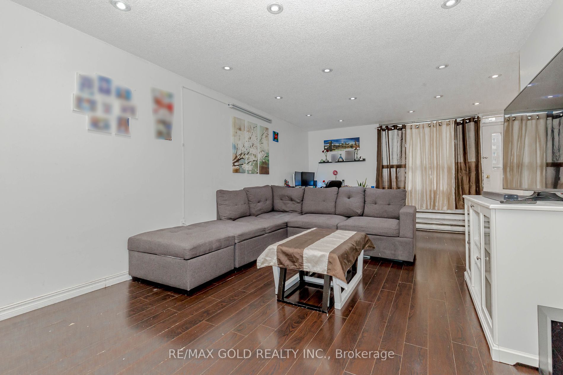 49 Silverstone Dr, #103
