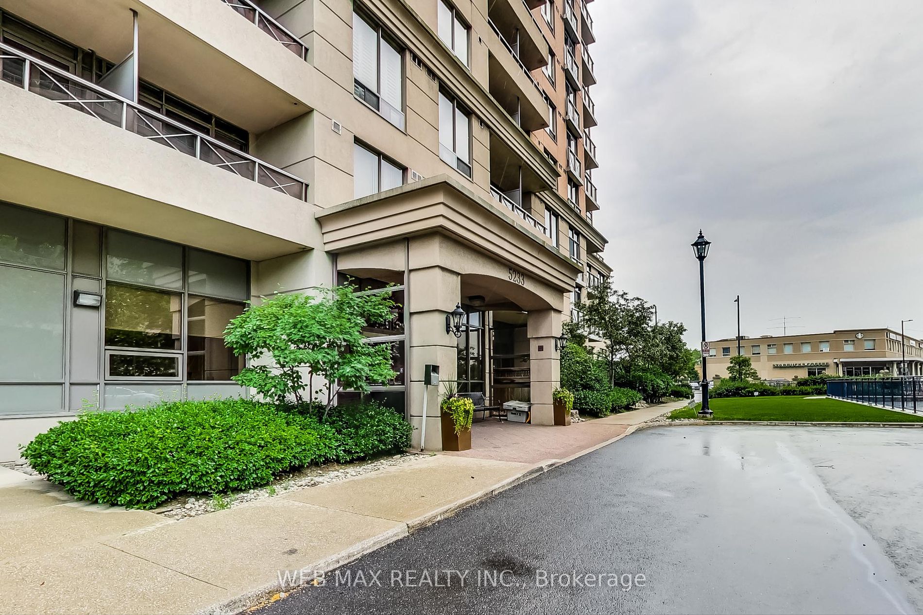 5233 Dundas St W, #2318