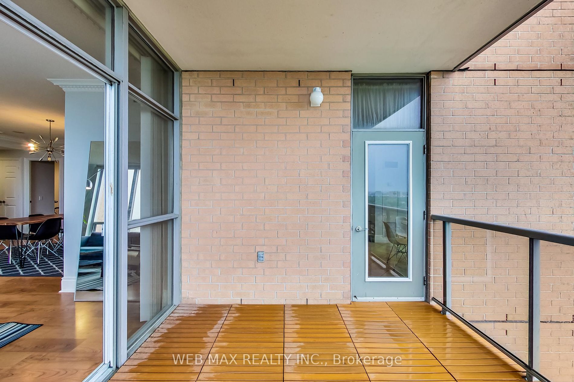 5233 Dundas St W, #2318
