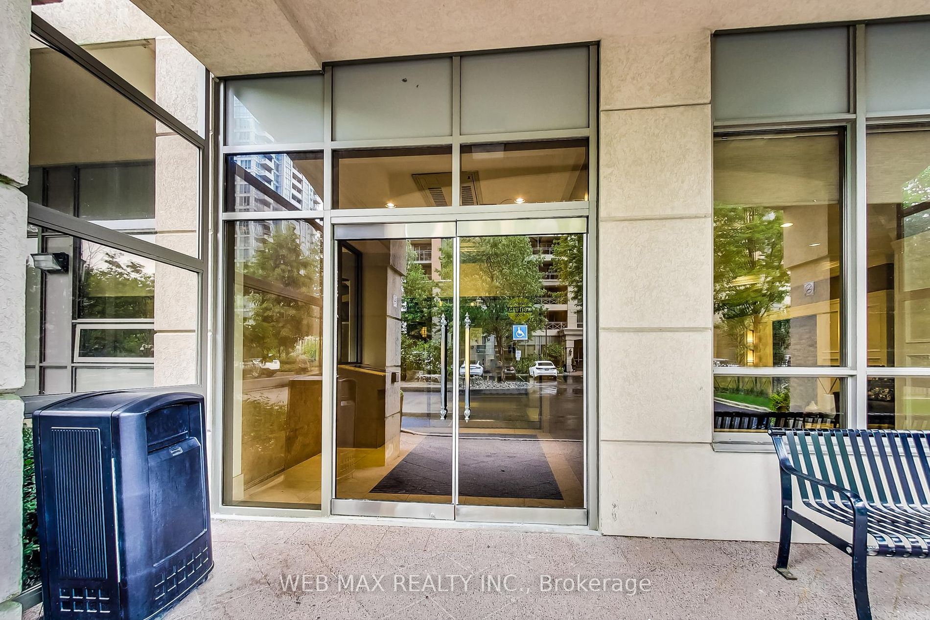 5233 Dundas St W, #2318